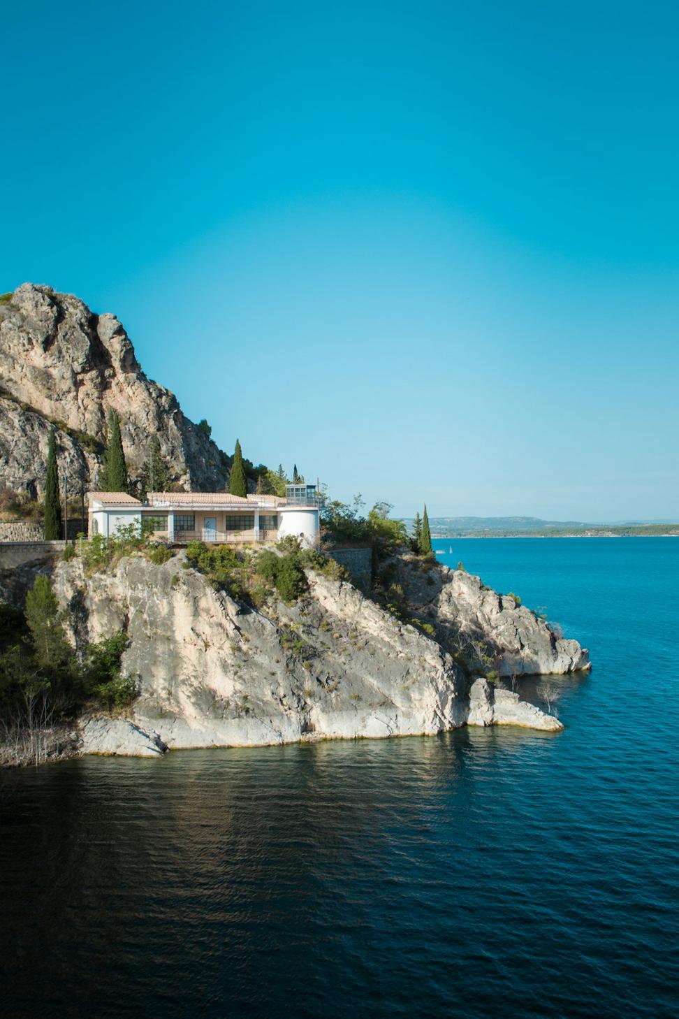 Lakefront Modern Home